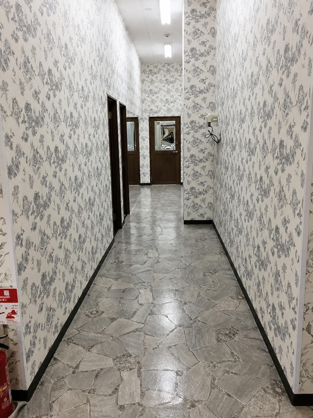 ケーキ工場の廊下