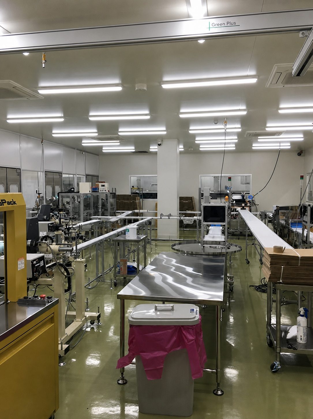 ケーキ工場の作業室
